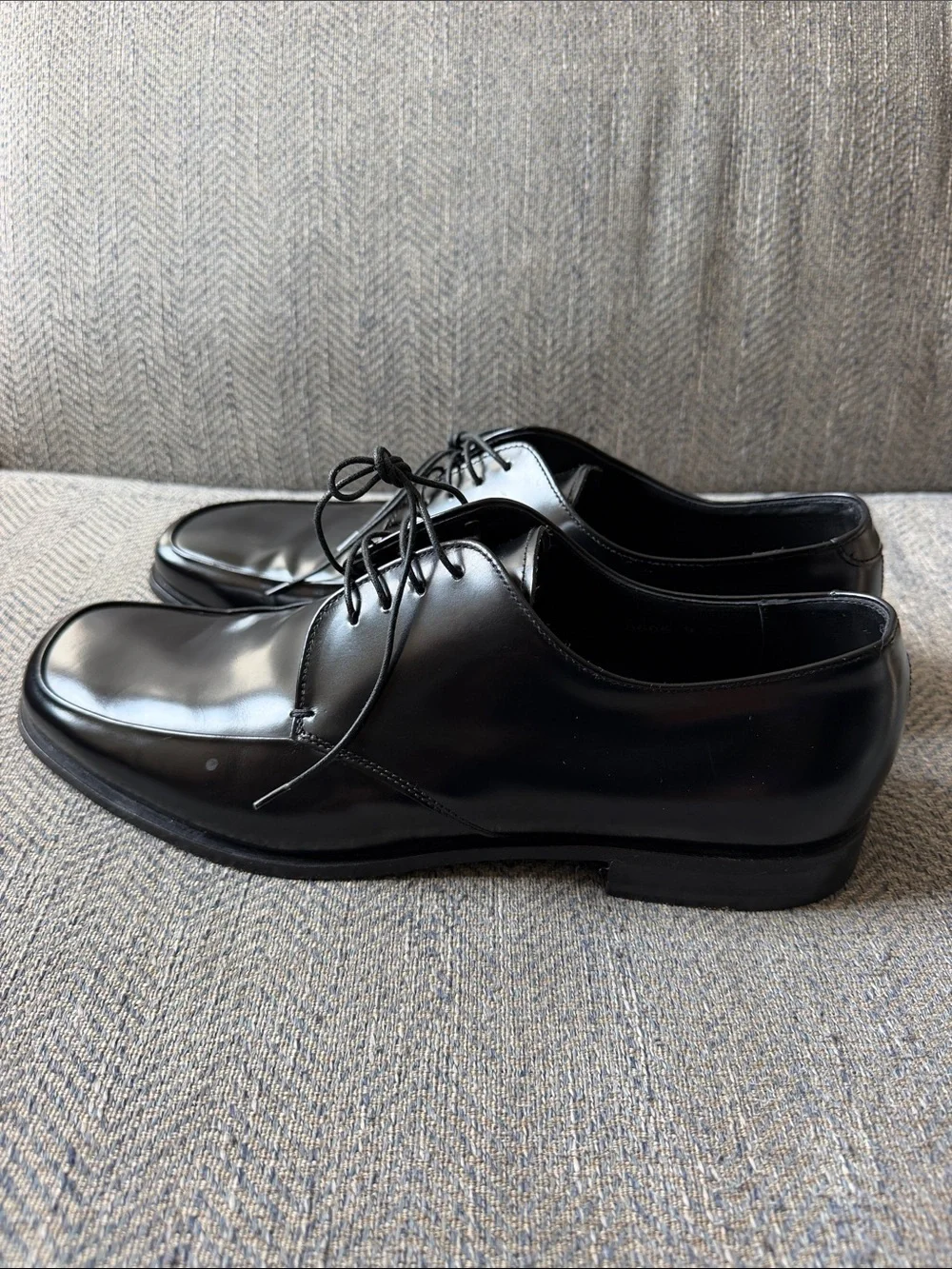 Prada Men’s Black Leather lace Up Oxford Dress Shoes Size: 9.5